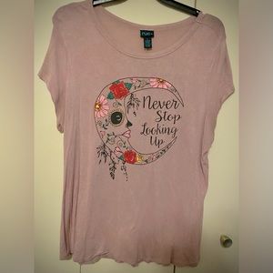 Plus size graphic Tee. Rue 21. “Never Stop Looking Up.”